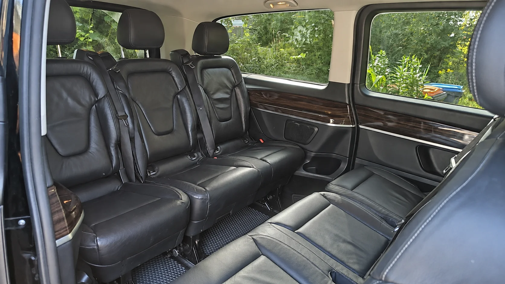 Interieur van onze taxibus